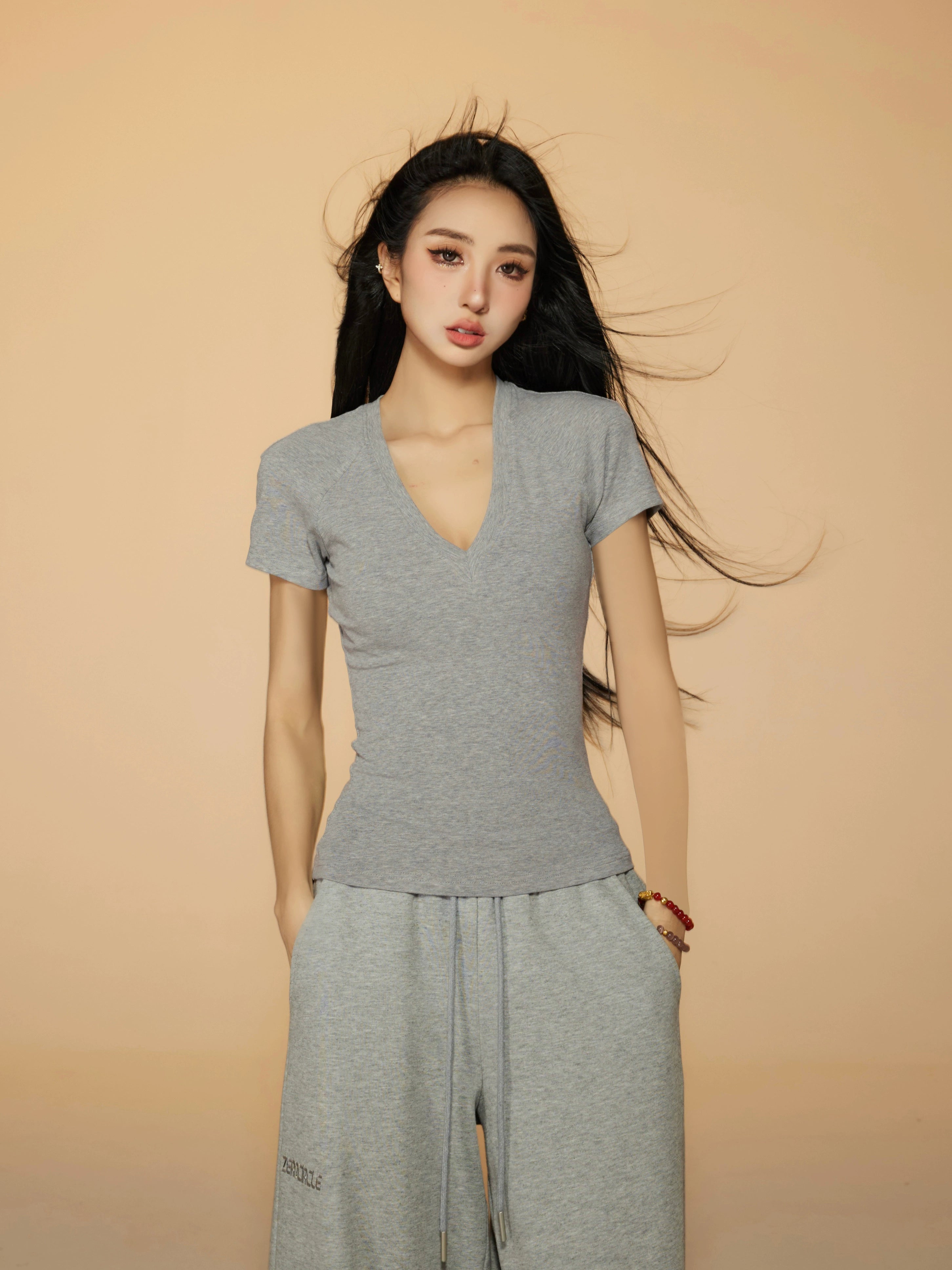 Zero Shoulder Slim Slim V-neck Tee