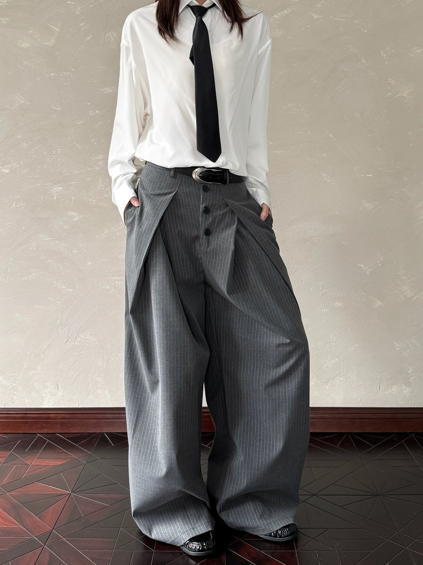 A PUEE Vintage Pleated Vertical Striped Scimitar Trousers