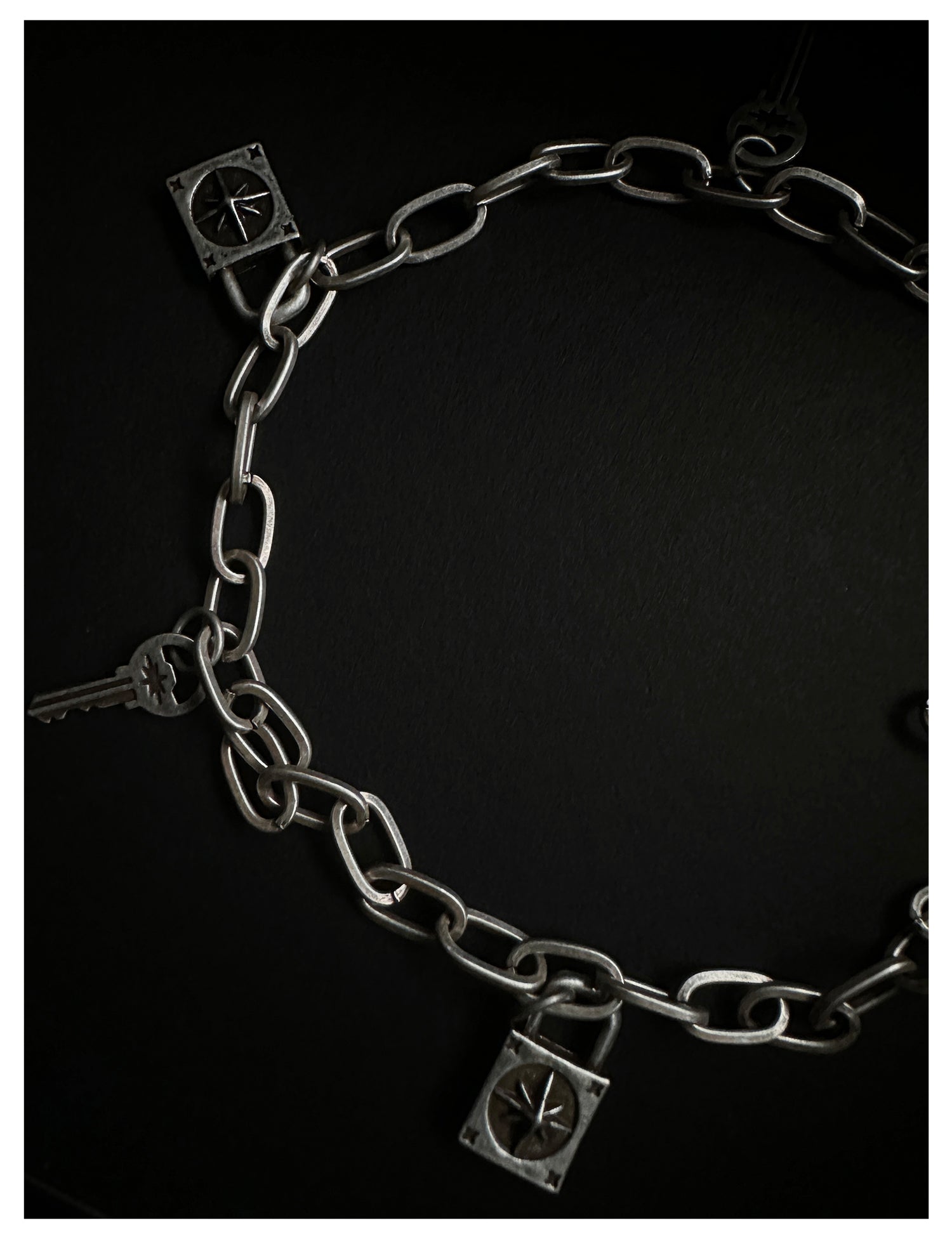 Remedy metal chain waist key lock