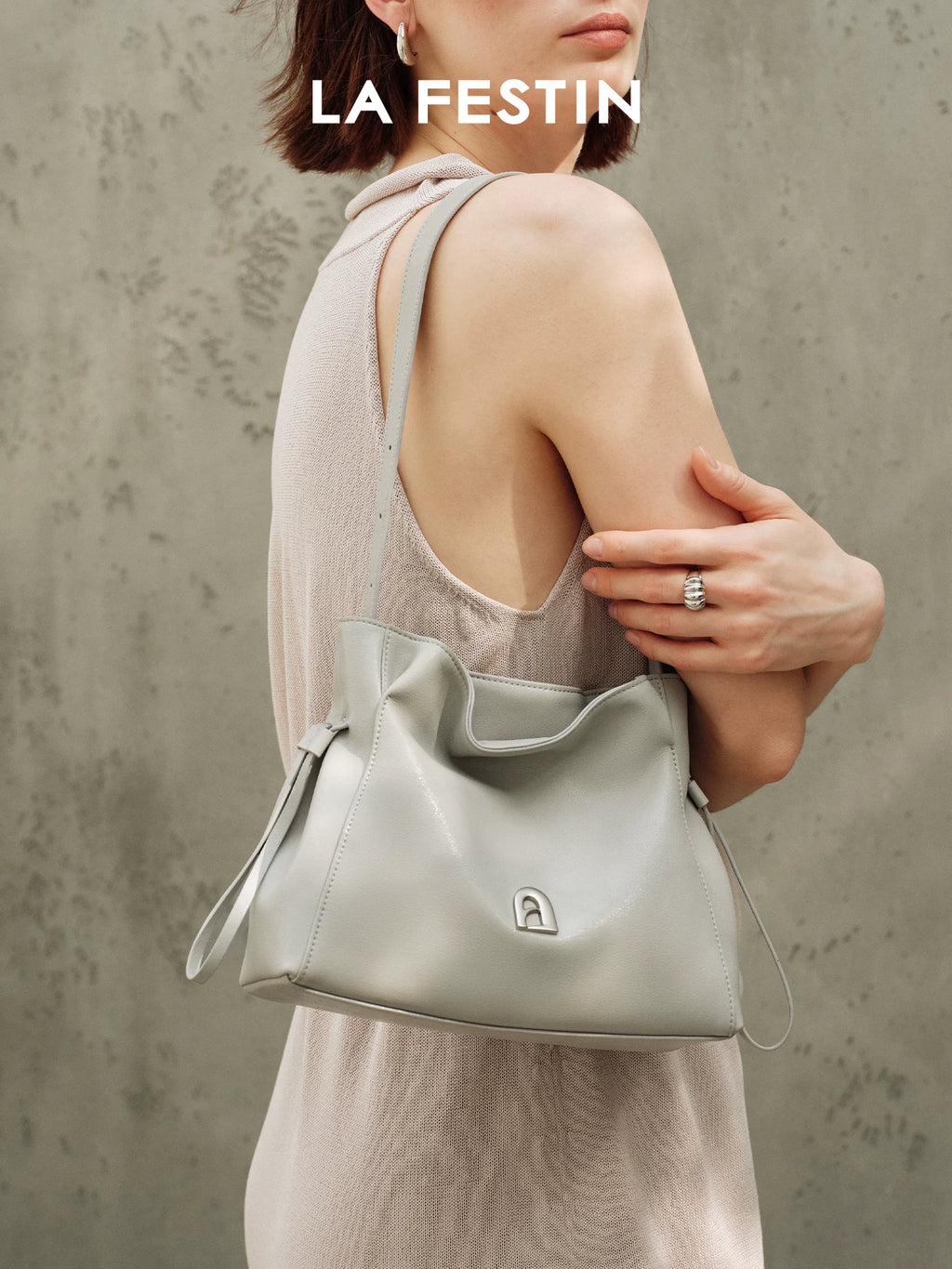 La Festin Niche Armpit Messenger Bag