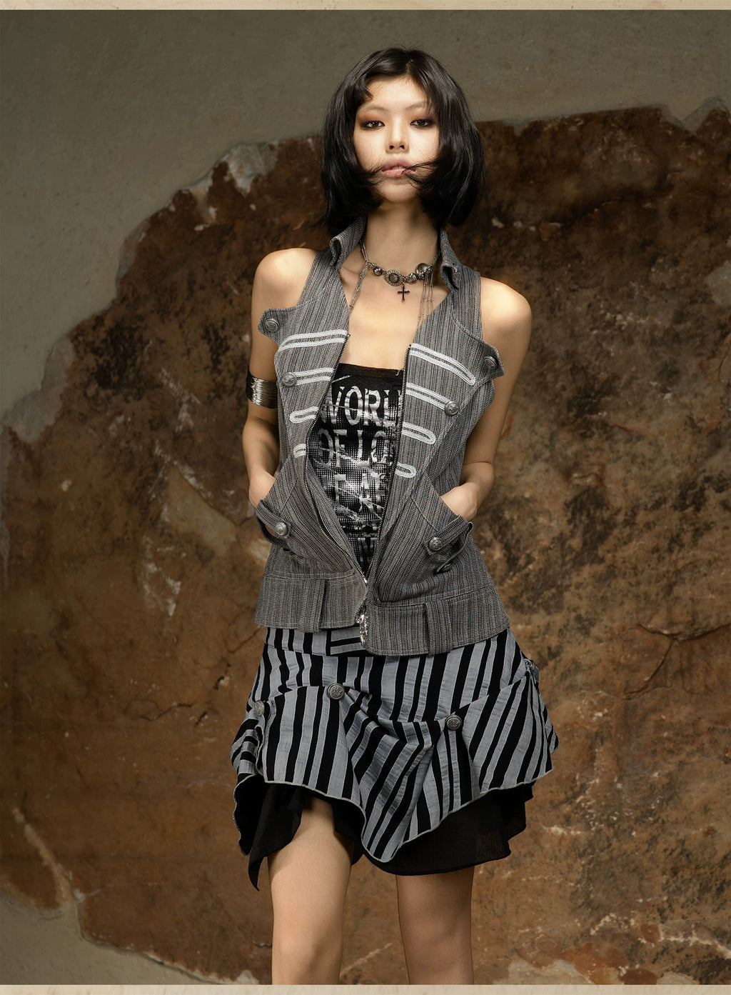 ARIADNAw Sleeveless Neck Vest Shirt