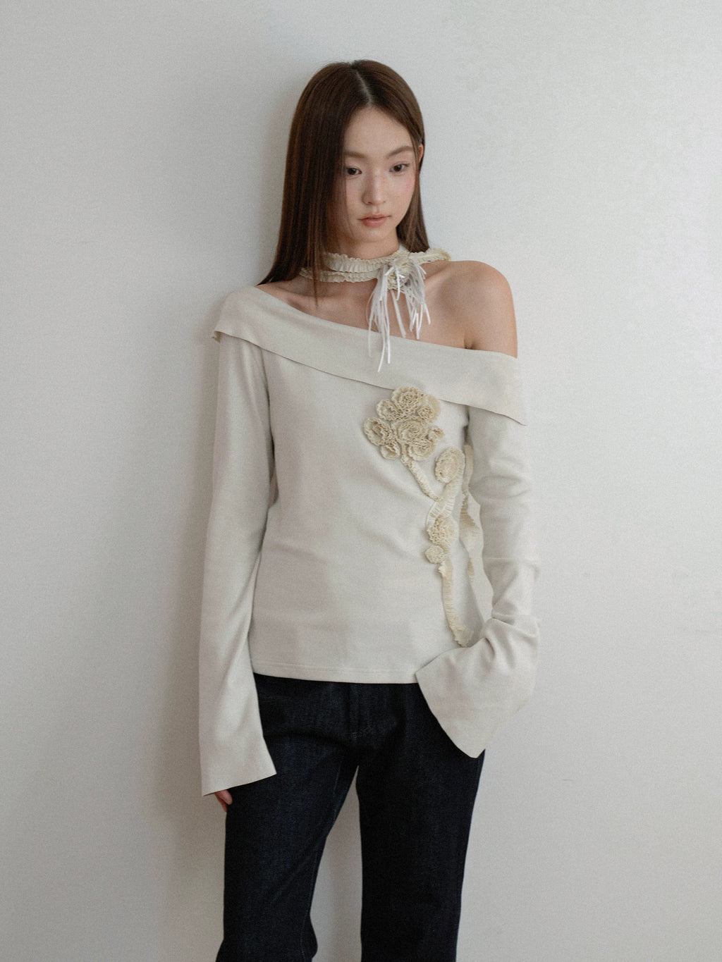 THELIGHT Casual One-word Collar Slanted Shoulder Long Sleeves