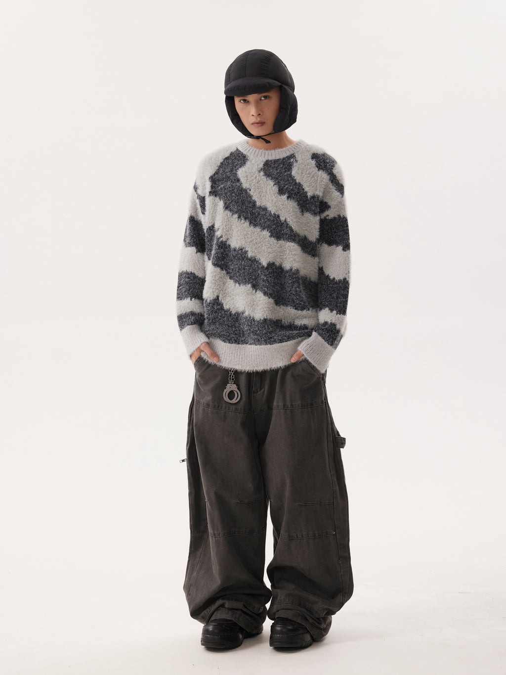 BTSG Wash Distressed Wide-Leg Lumberjack Cargo Pants