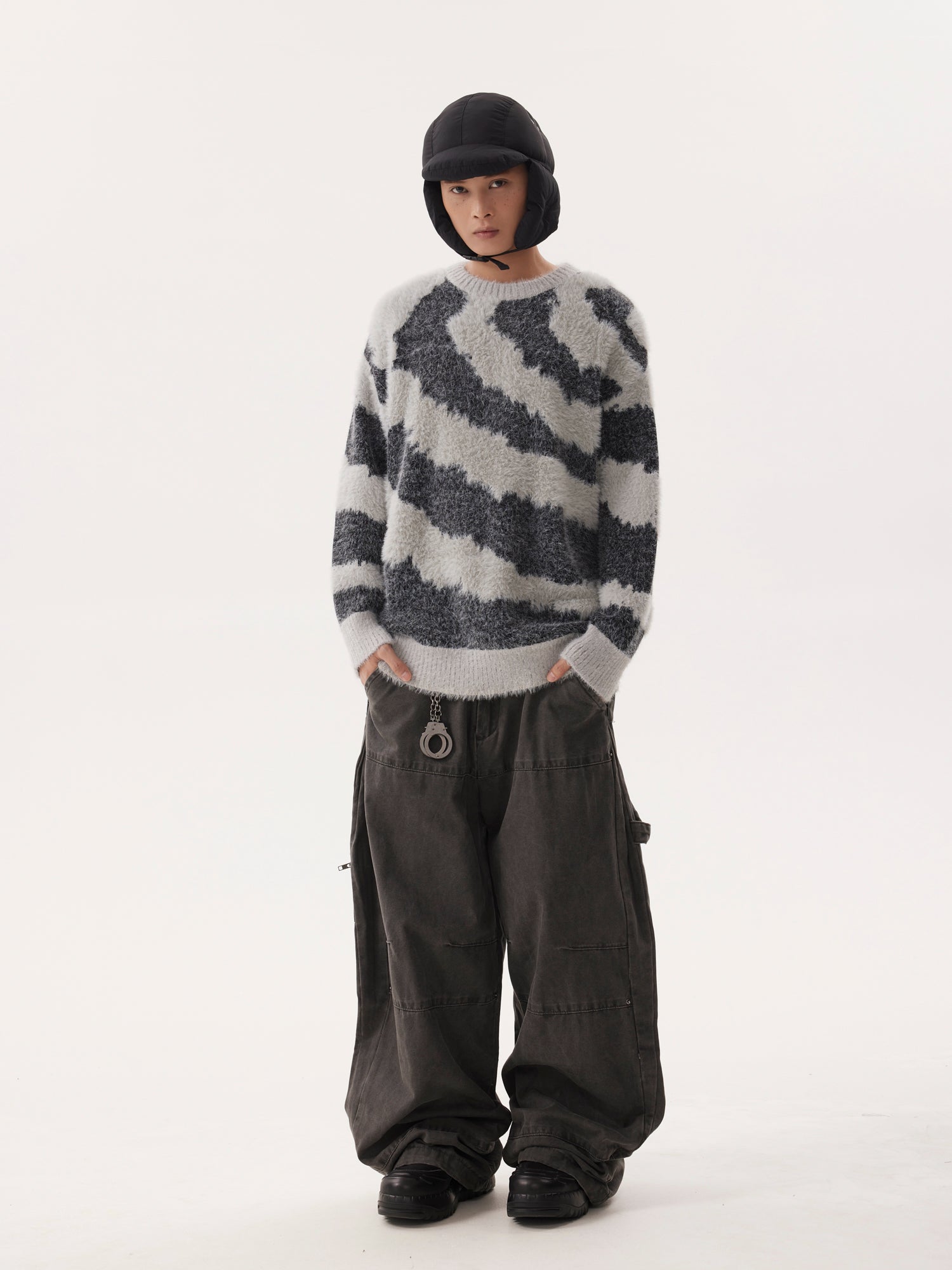 BTSG Wash Distressed Wide-Leg Lumberjack Cargo Pants