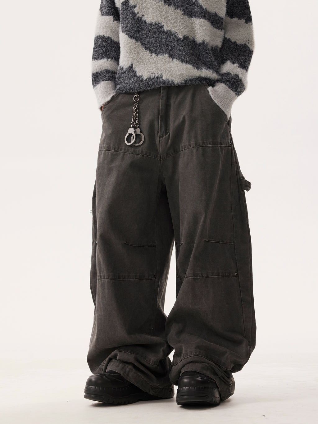 BTSG Wash Distressed Wide-Leg Lumberjack Cargo Pants