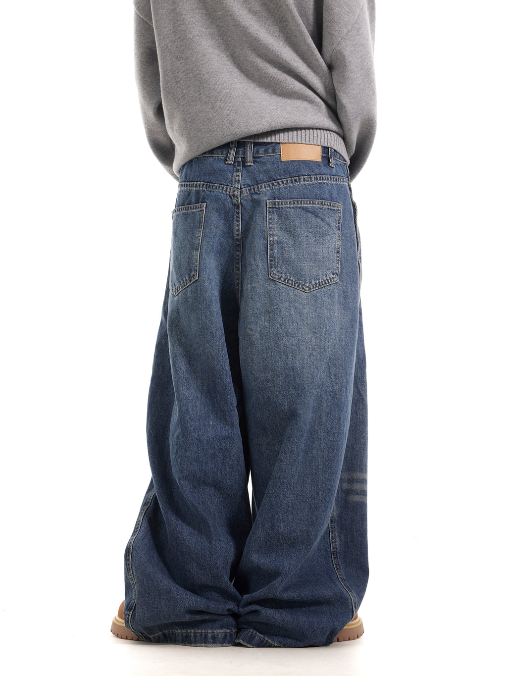 BTSG Washed Pleated Wide-Leg Jeans