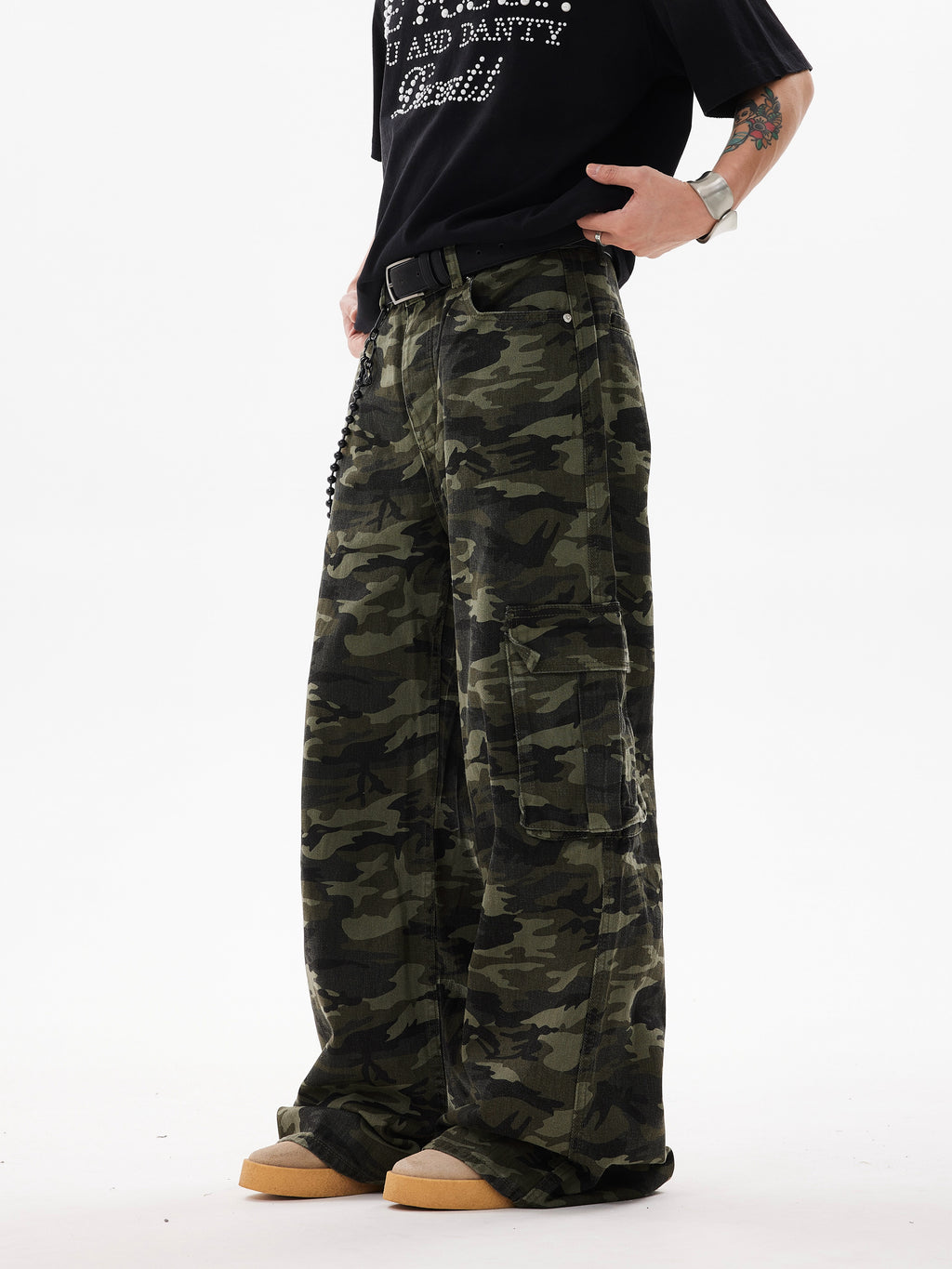 BTSG* Washed Distressed Camouflage Cargo Pants