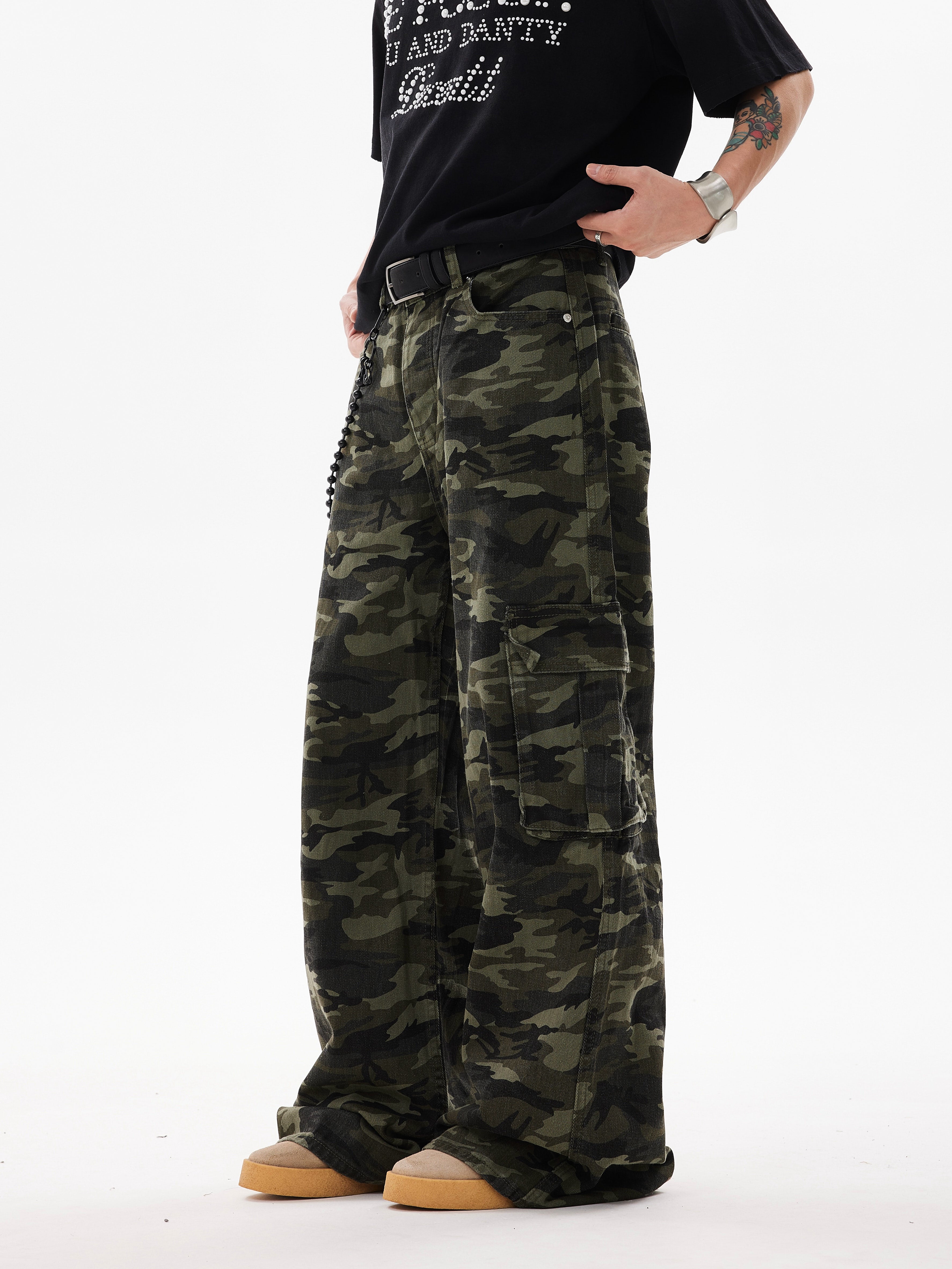 BTSG* Washed Distressed Camouflage Cargo Pants