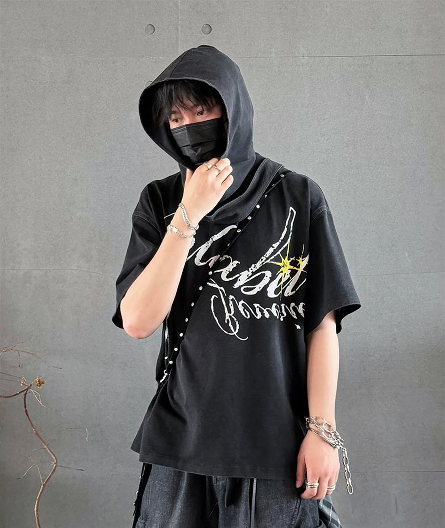 RELABEL Removable Hood Round Neck Casual Tee