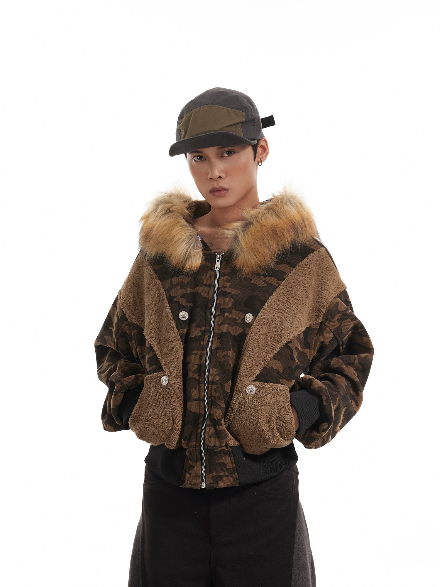 BTSG Stitching Camouflage Brushed fleece collar mountain carved padded jacket