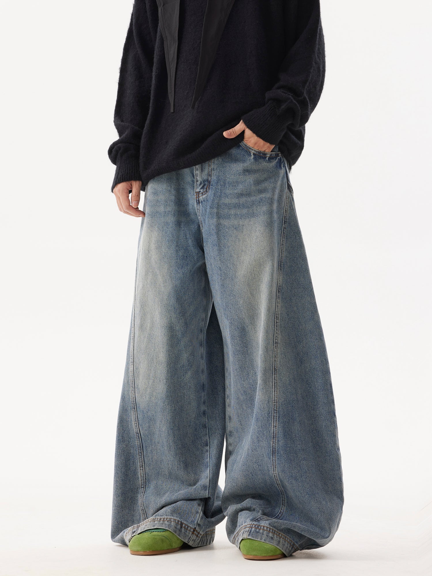 BTSG Wash deconstruction relaxed loose wide leg mop scimitar jeans