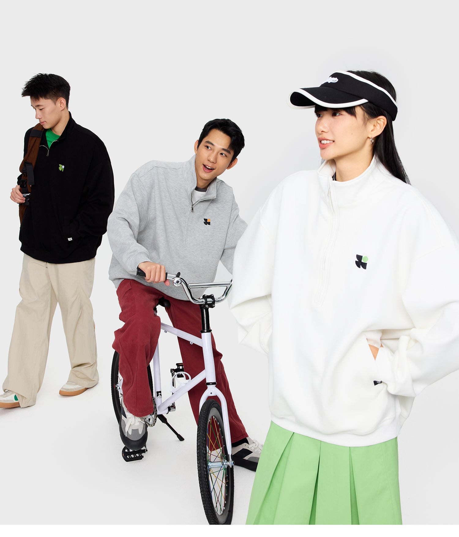 OWOX Half Zip Air Layer Stand Collar Logo Sweatshirt