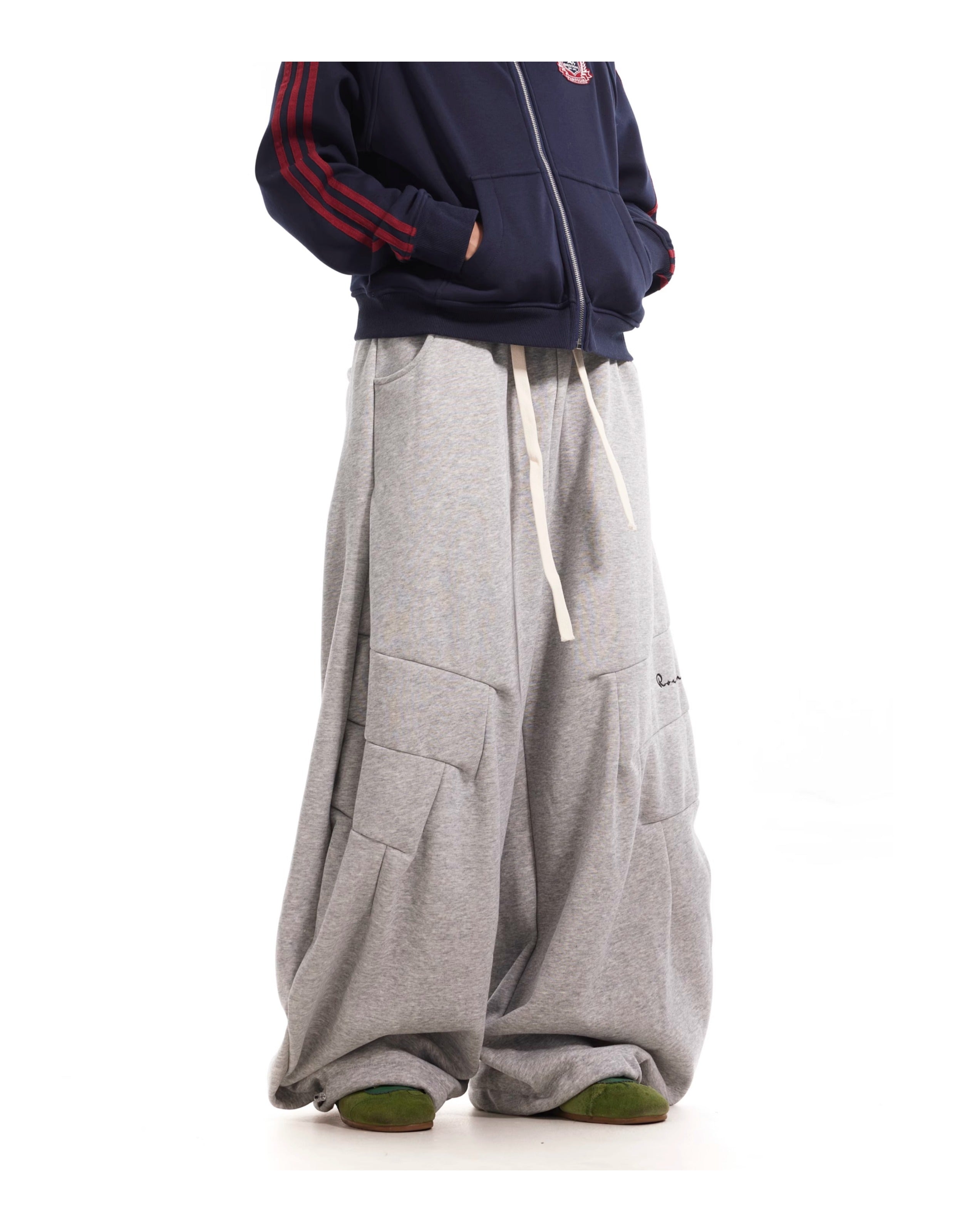 BTSG Vintage Fleece Pleated Silhouette wide-leg scimitar pants