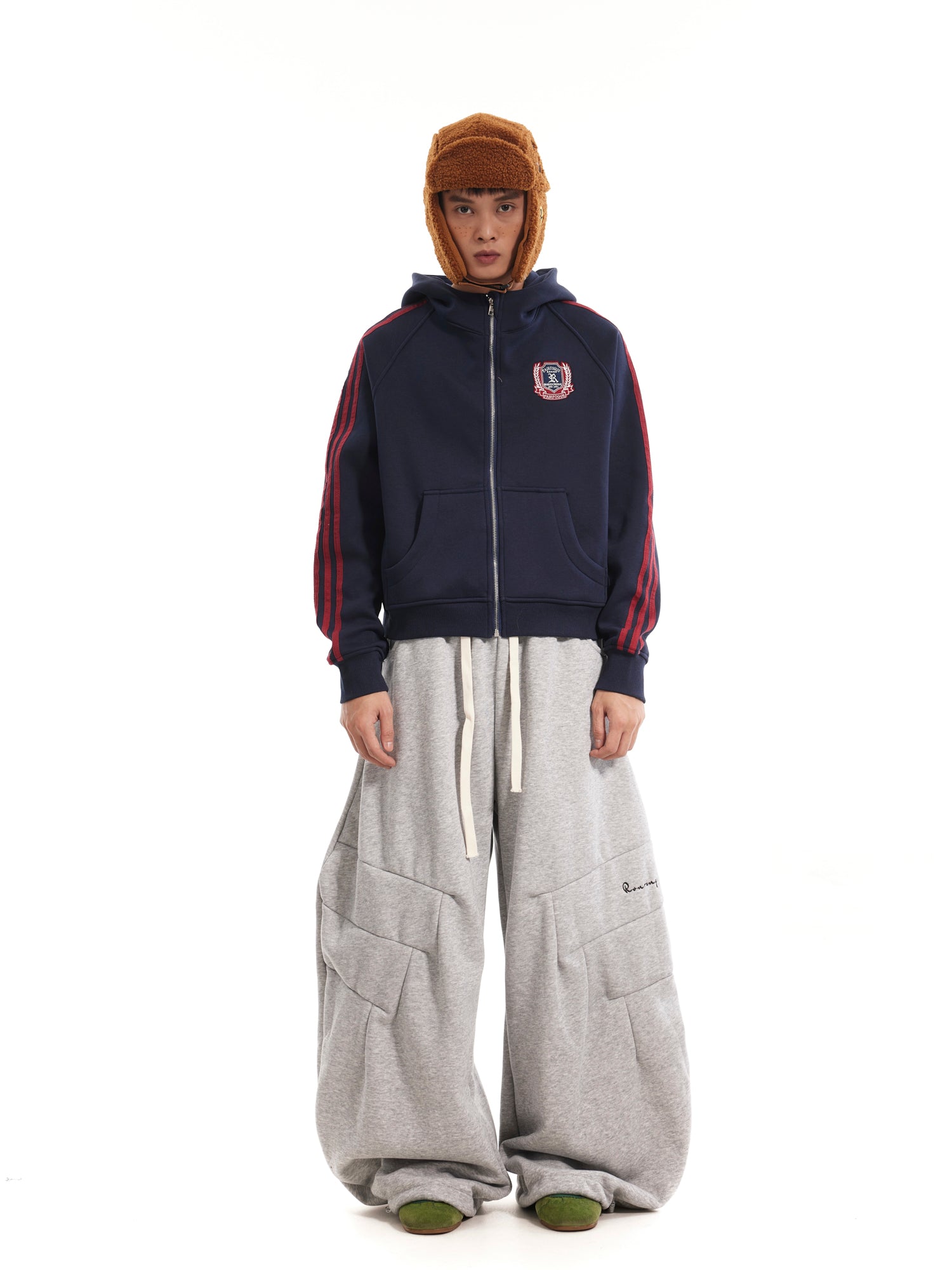 BTSG Vintage Fleece Pleated Silhouette wide-leg scimitar pants