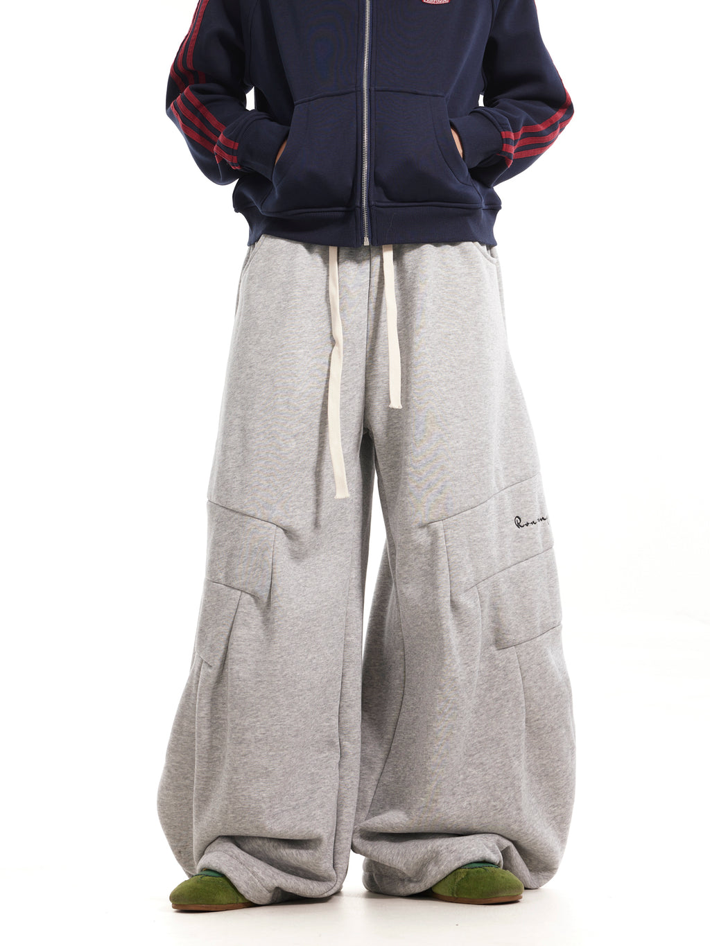 BTSG Vintage Fleece Pleated Silhouette wide-leg scimitar pants