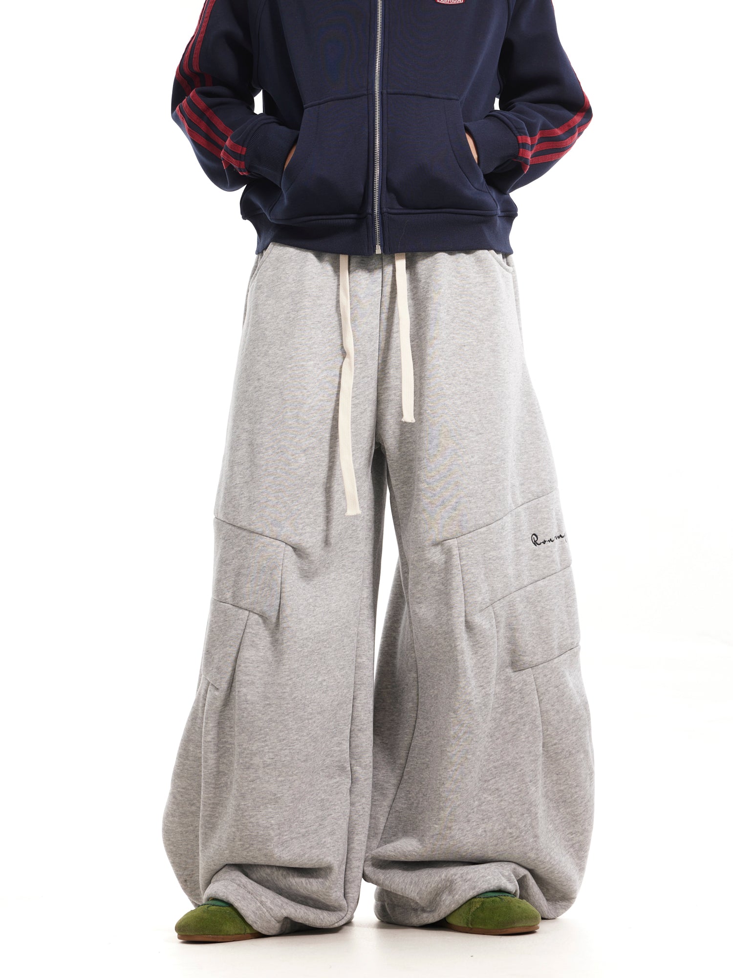 BTSG Vintage Fleece Pleated Silhouette wide-leg scimitar pants