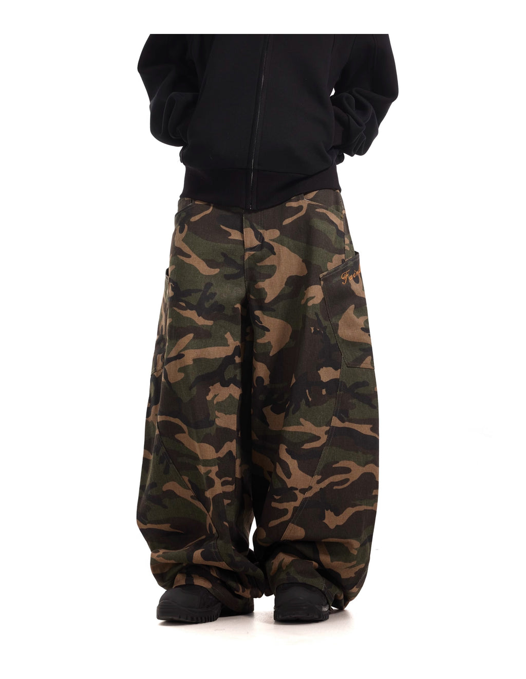 BTSG Camouflage silhouette scimitar cargo pants