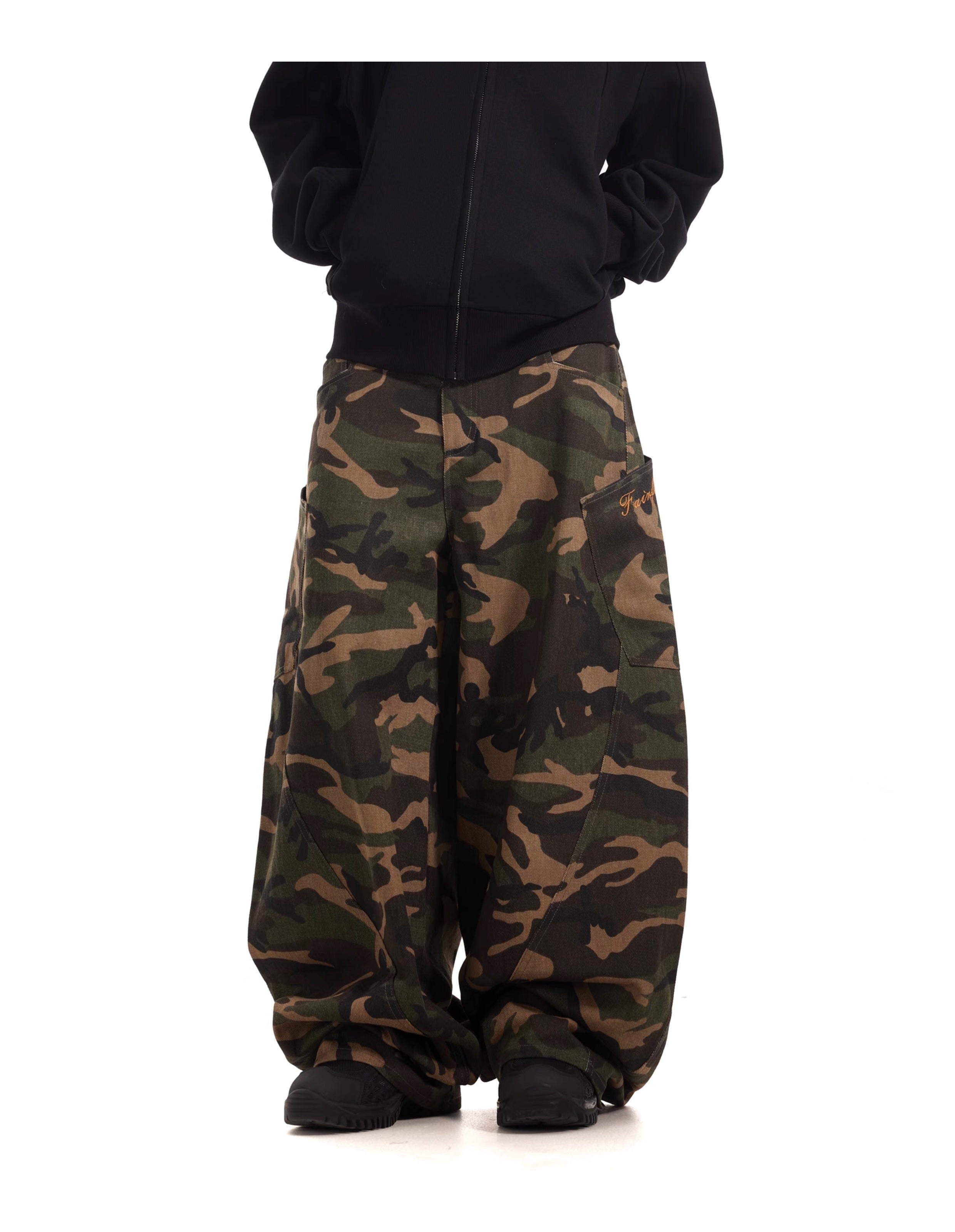 BTSG Camouflage silhouette scimitar cargo pants