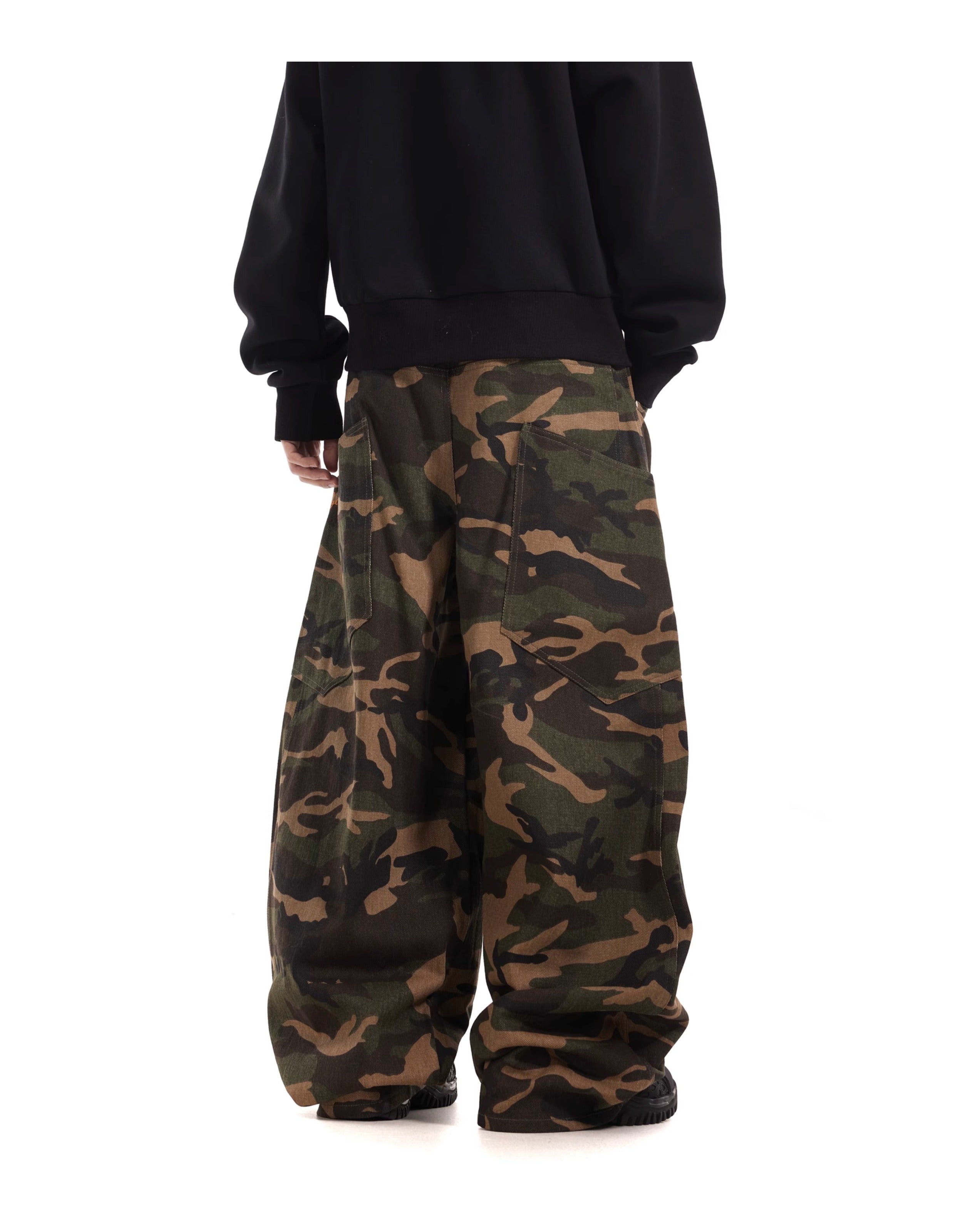 BTSG Camouflage silhouette scimitar cargo pants
