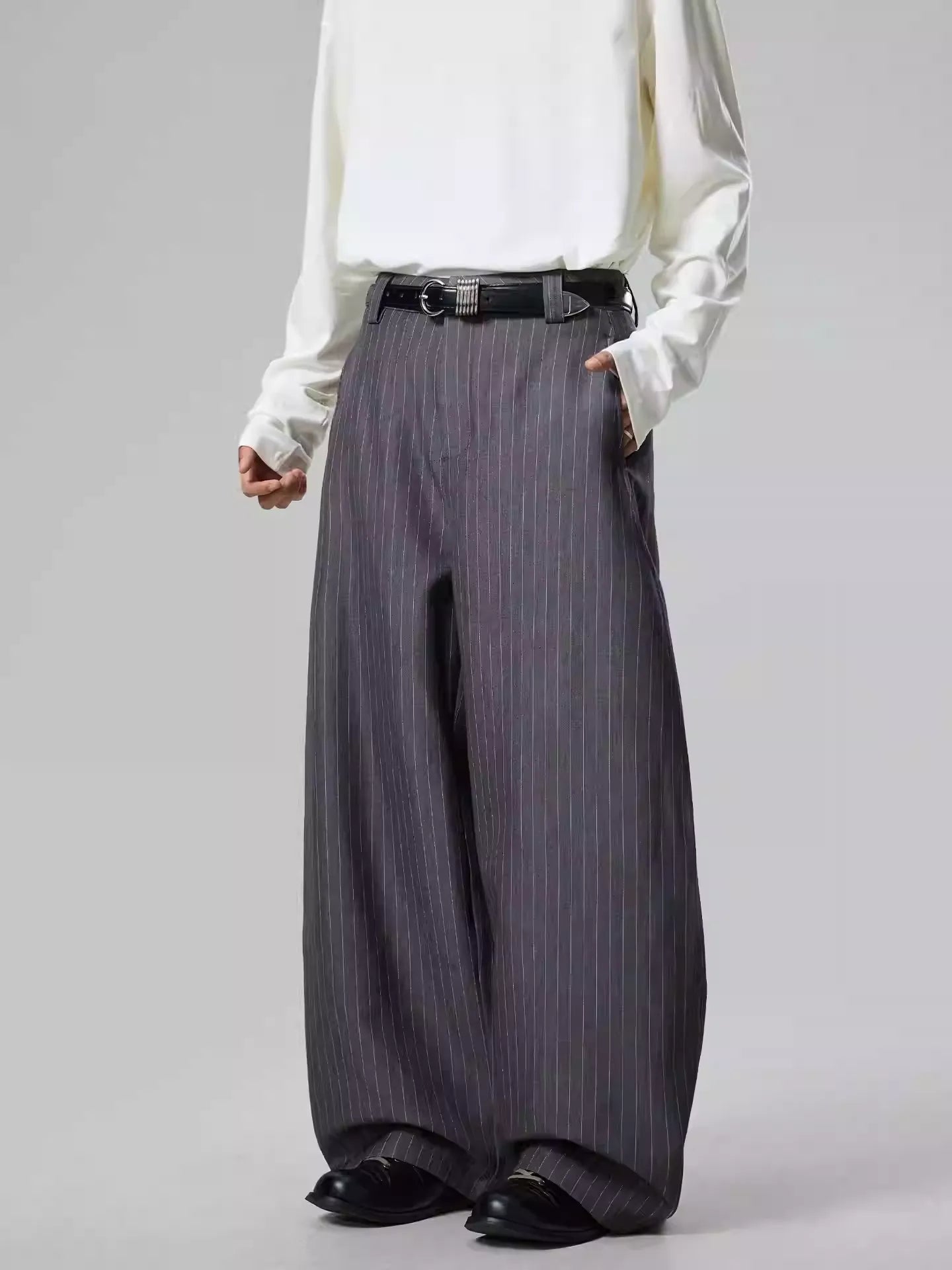 11KN Vertical Striped Thin Pleated Casual Pants
