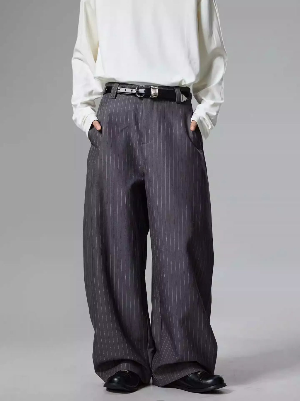 11KN Vertical Striped Thin Pleated Casual Pants